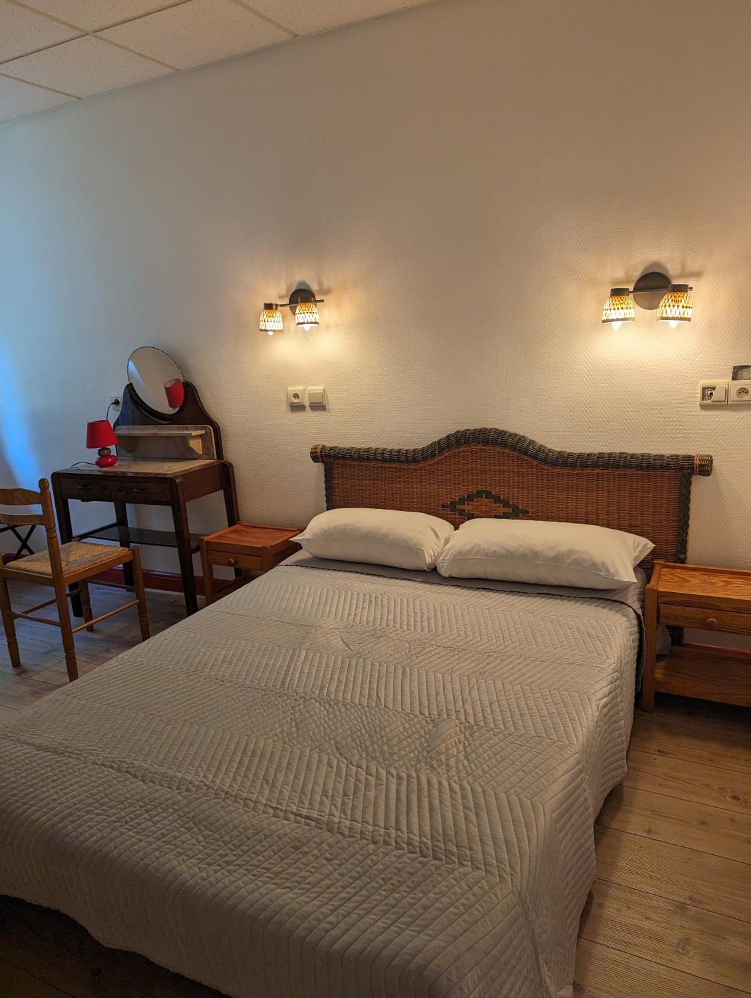 Auberge Des Pins Aubenas Zewnętrze zdjęcie