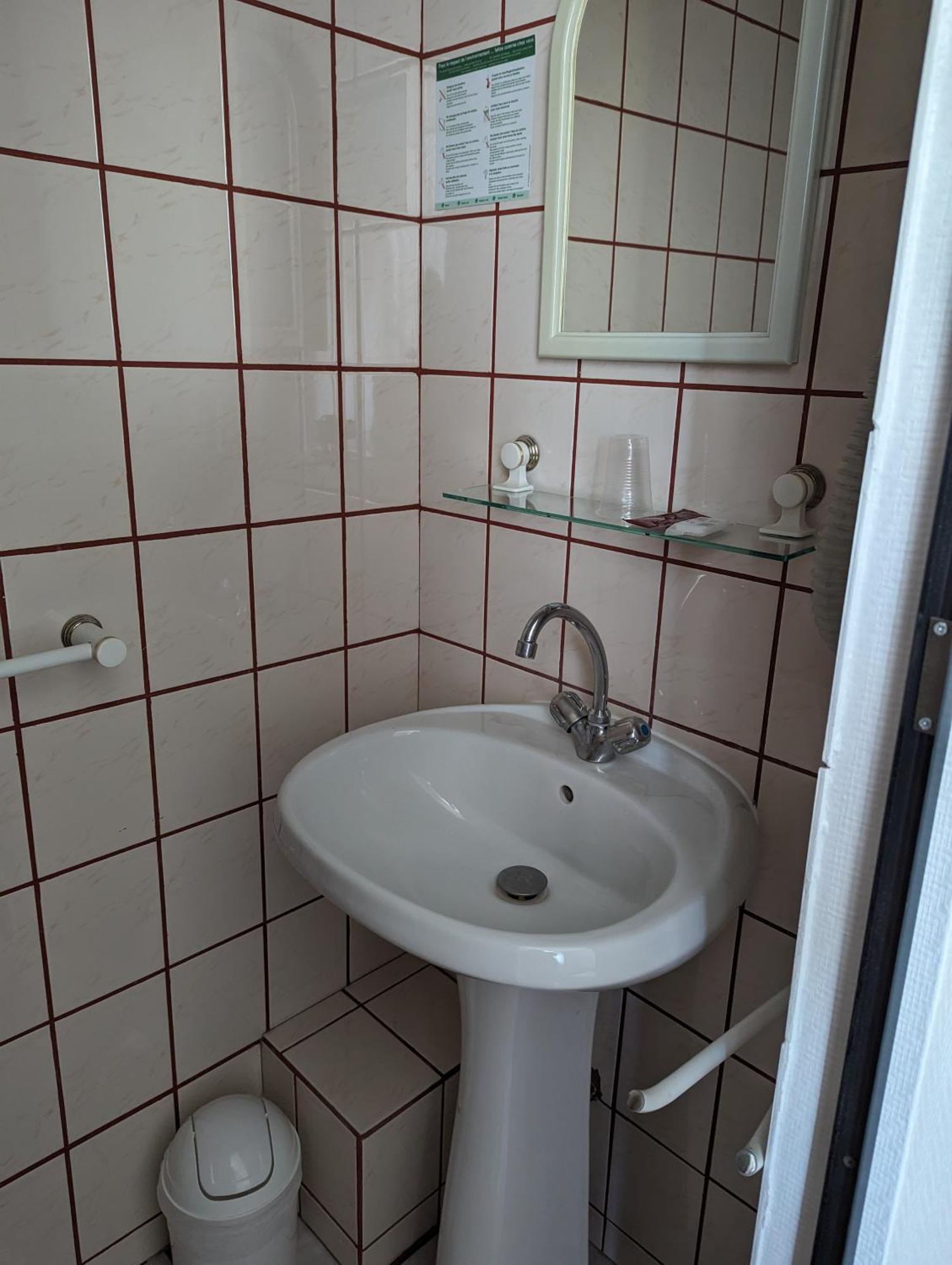 Auberge Des Pins Aubenas Zewnętrze zdjęcie