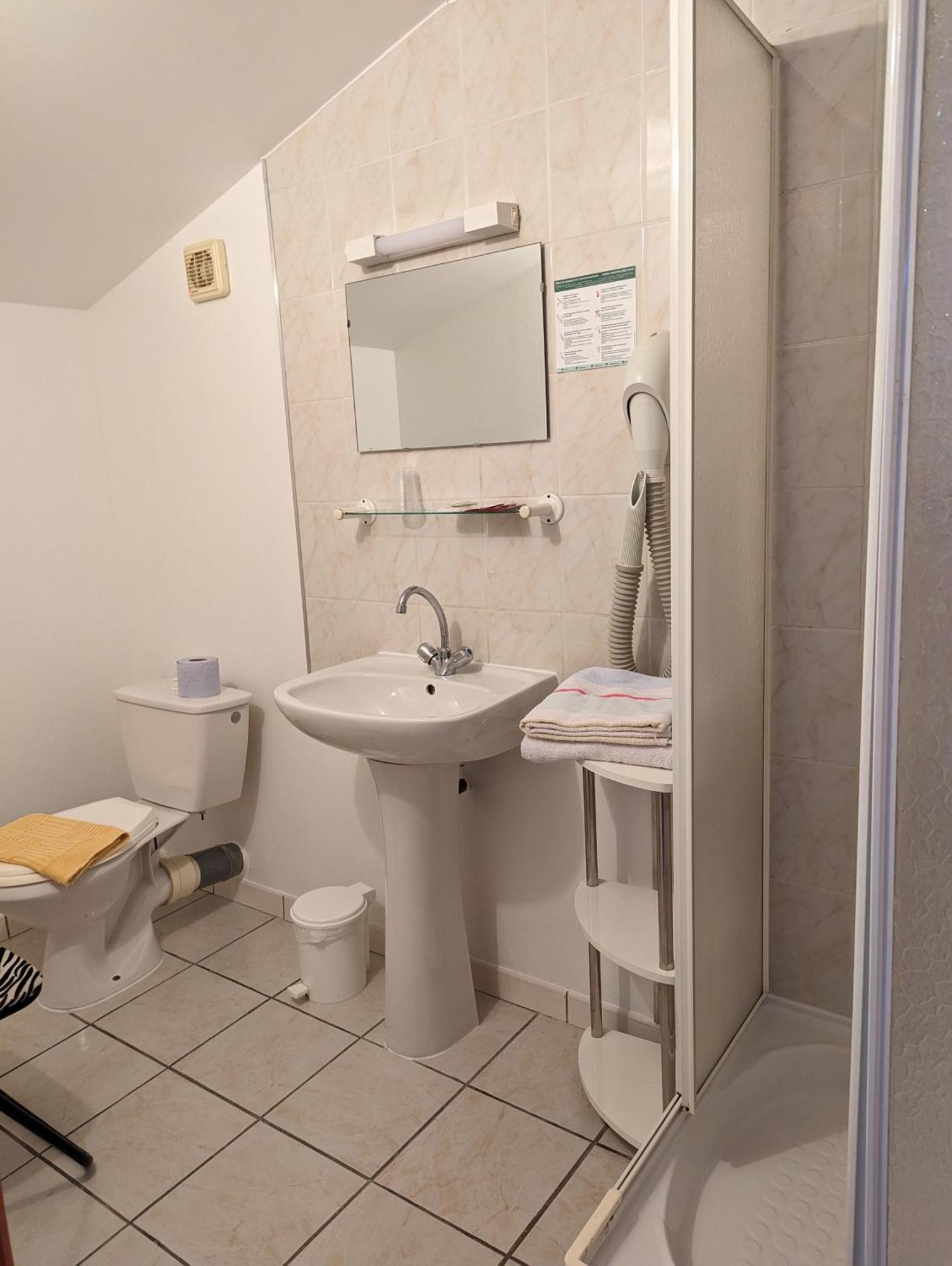 Auberge Des Pins Aubenas Zewnętrze zdjęcie