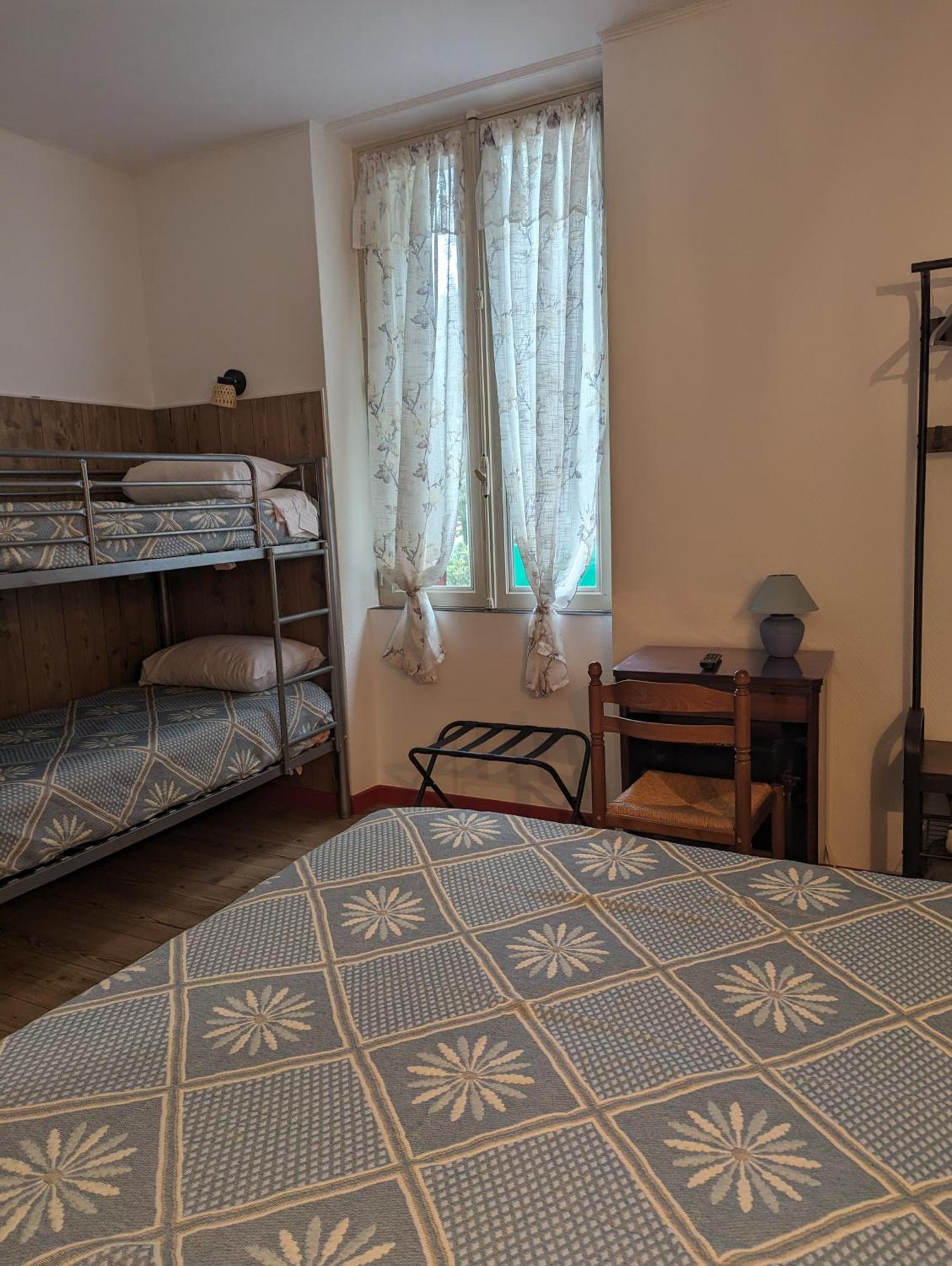 Auberge Des Pins Aubenas Zewnętrze zdjęcie